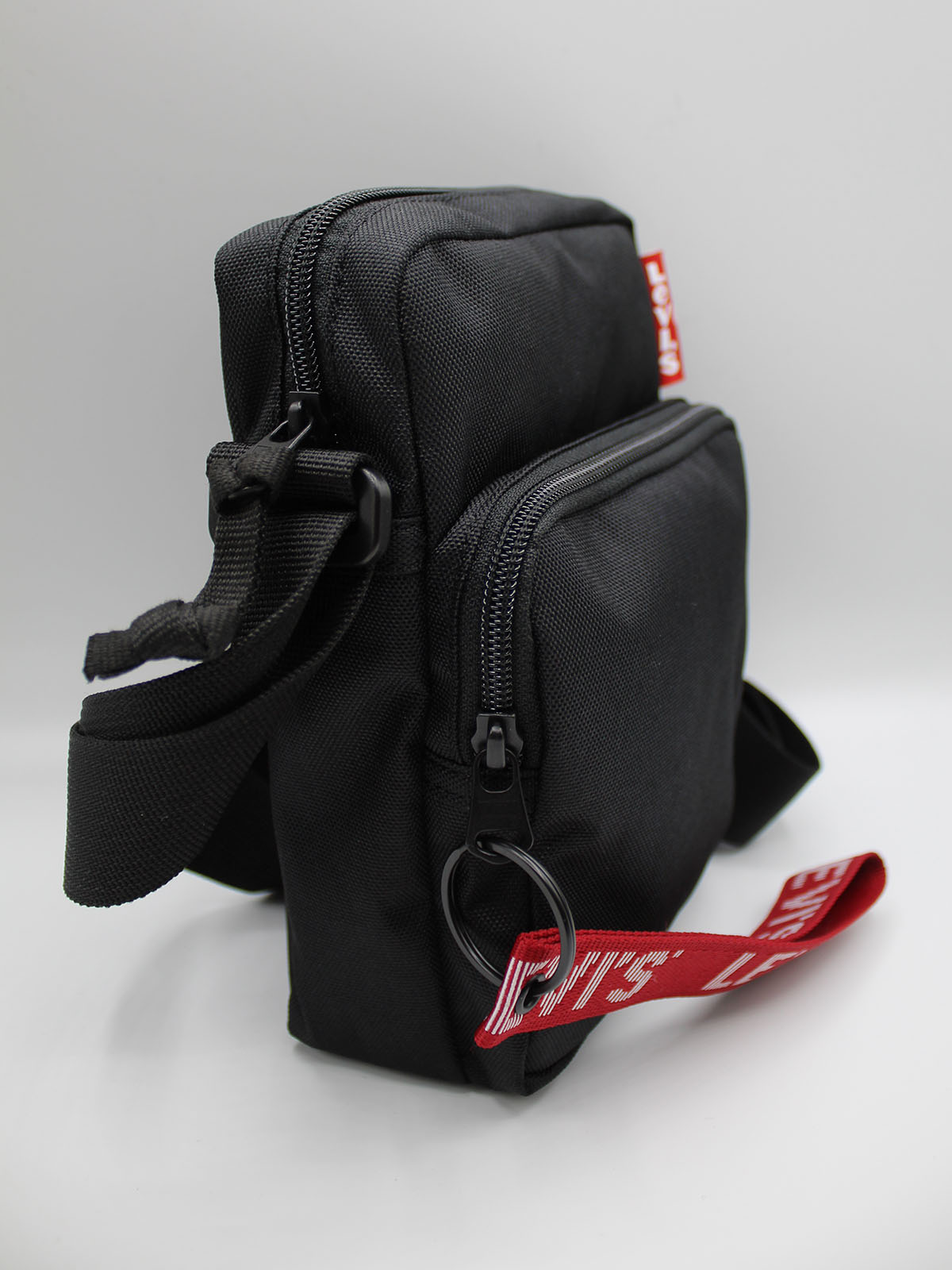 Bandolera de hombre Levi's, de tamaño mediano, modelo 229929/59, de color negro - 3 - La Casa Dels Pantalons