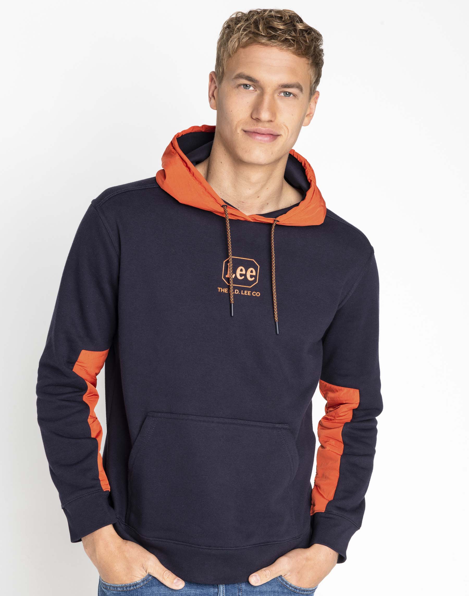  - 2 - La Casa Dels Pantalons