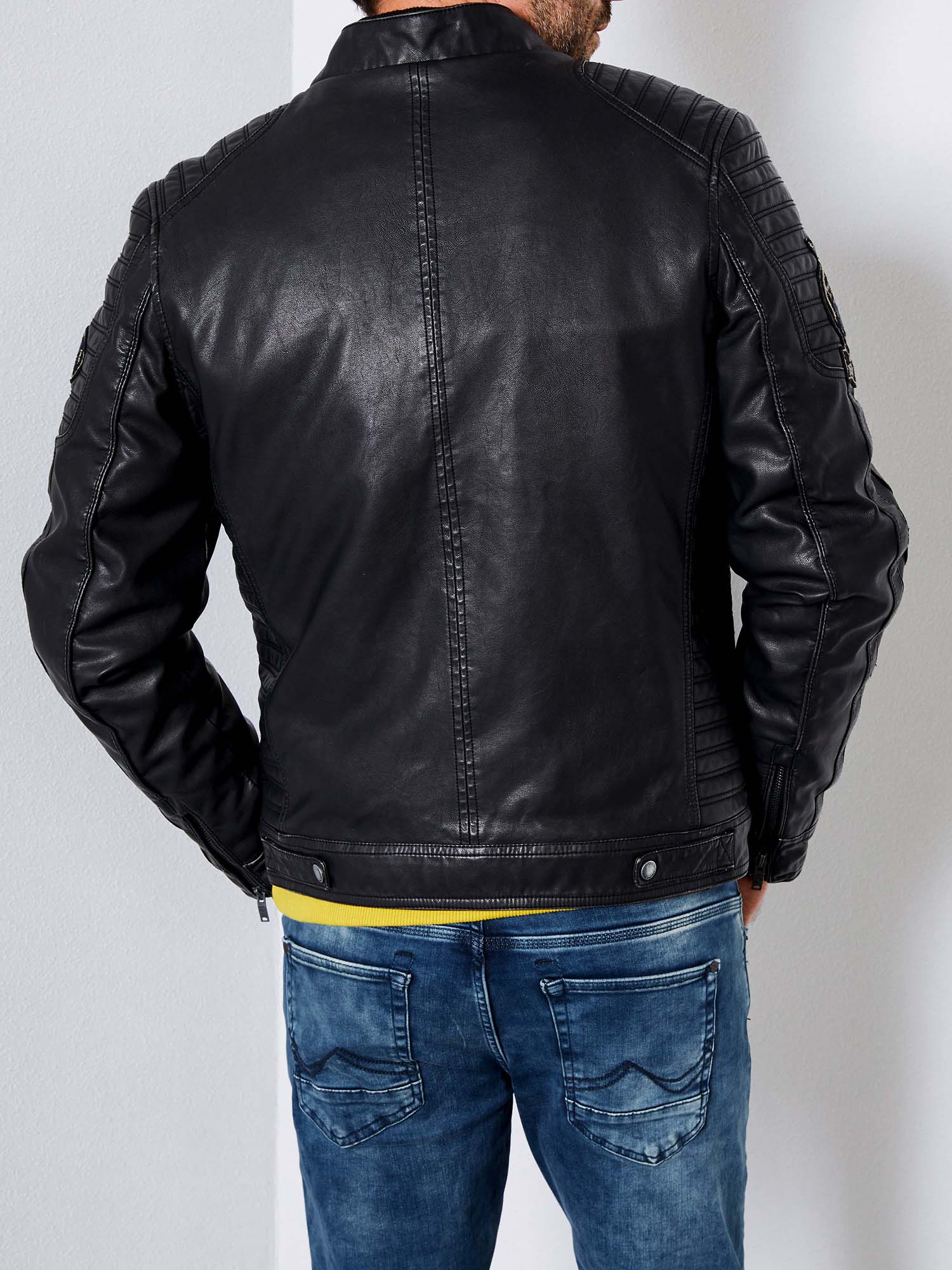  - 3 - La Casa Dels Pantalons