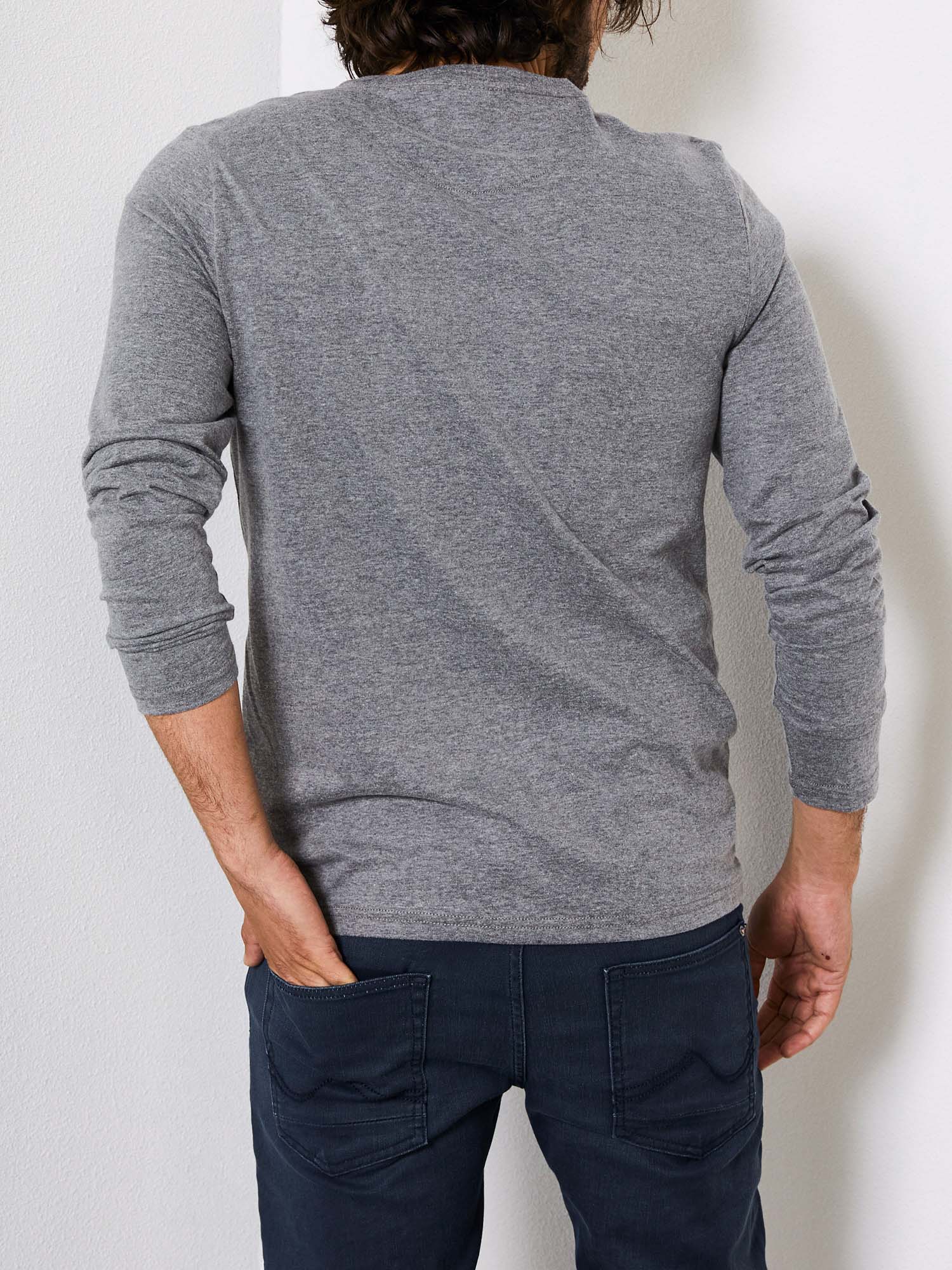 Samarreta d'home, coll rodó i màniga llarga, de la marca Petrol (TLR640/9038) de color gris clar - 3 - La Casa Dels Pantalons