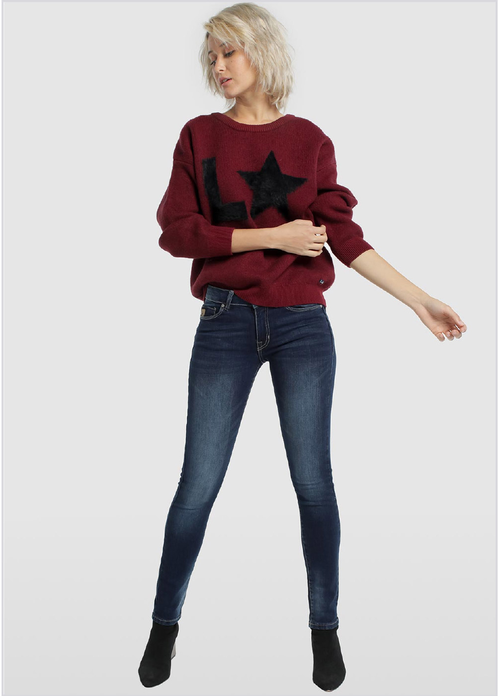 Jersei de dona de coll rodó, de la marca Lois, model 46372/539, de color vermell fosc - 2 - La Casa Dels Pantalons