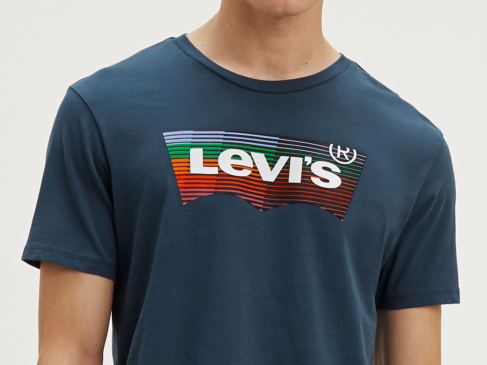 Samarreta de màniga curta d'home, Levi's 22489.02.11, color blau marí i logo de colors - 3 - La Casa Dels Pantalons