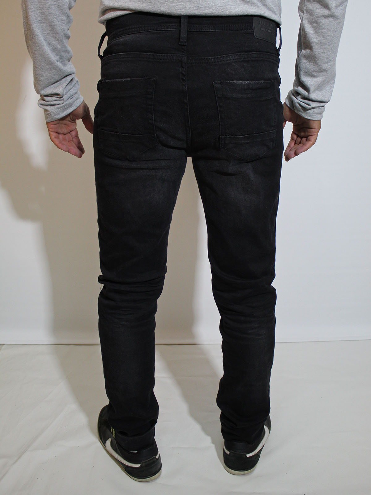  - 2 - La Casa Dels Pantalons