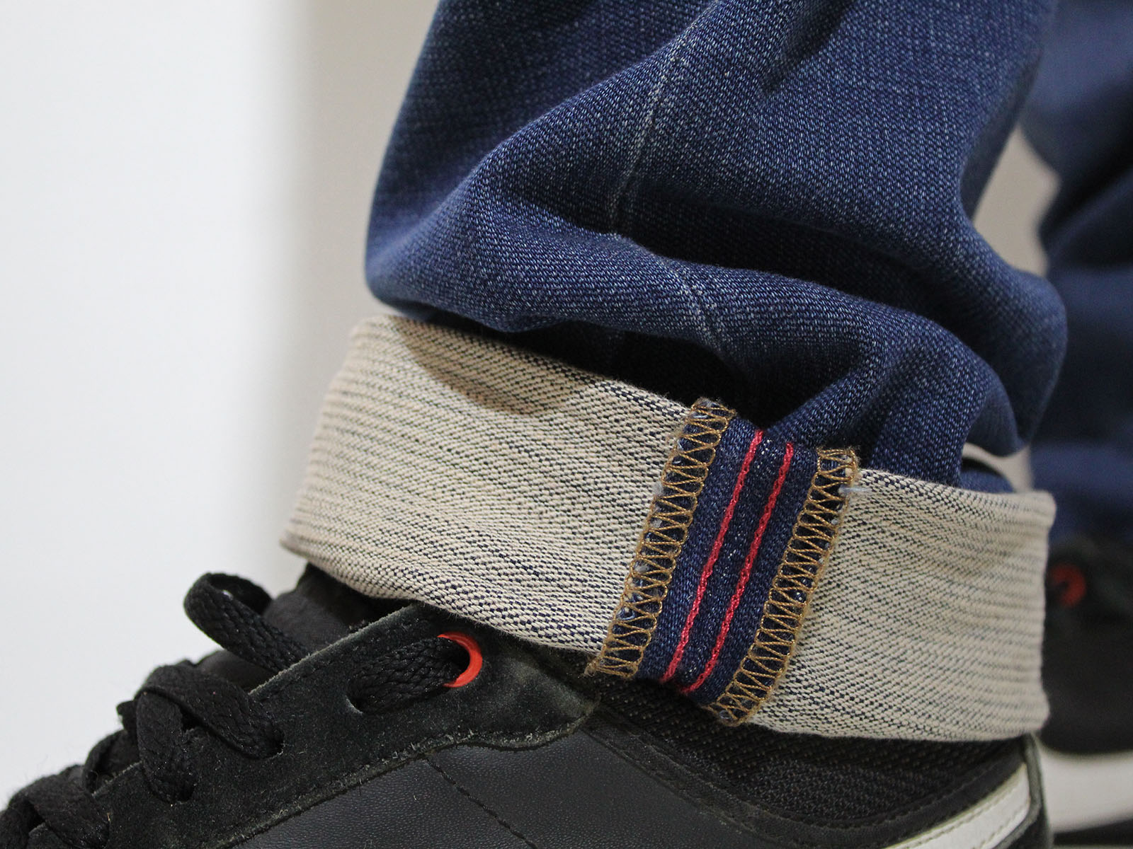  - 3 - La Casa Dels Pantalons