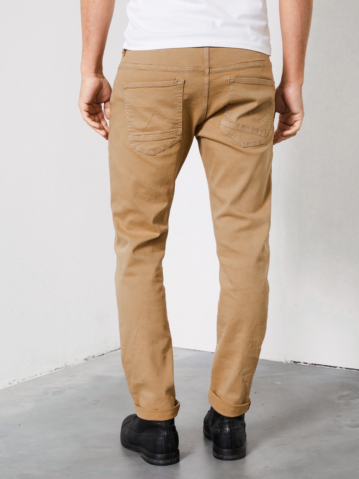  - 3 - La Casa Dels Pantalons