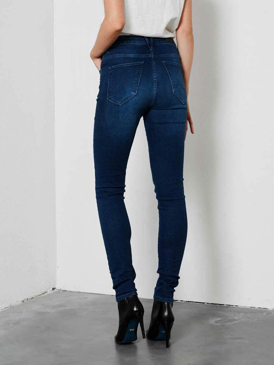  - 2 - La Casa Dels Pantalons