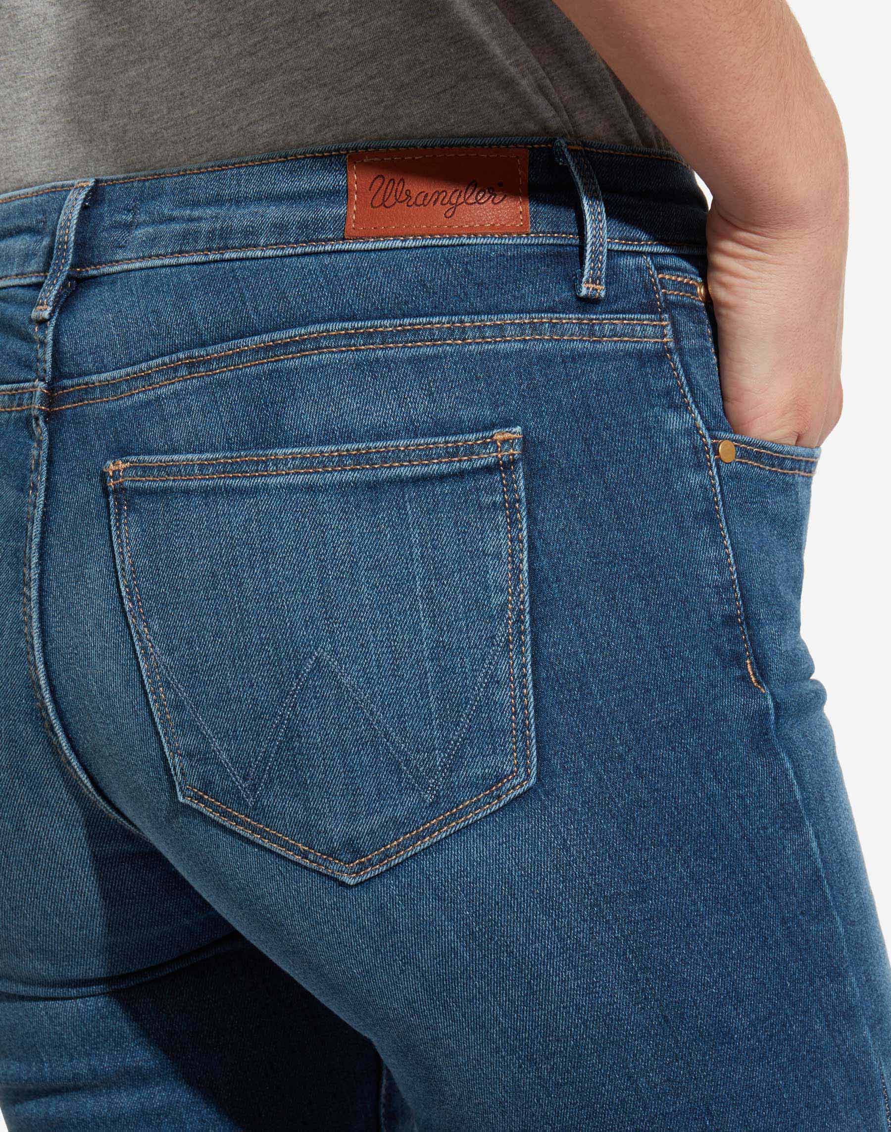 Pantalones vaqueros de mujer Wrangler Slim (recto estrecho) W28LX785U color tejano medio - 2 - La Casa Dels Pantalons