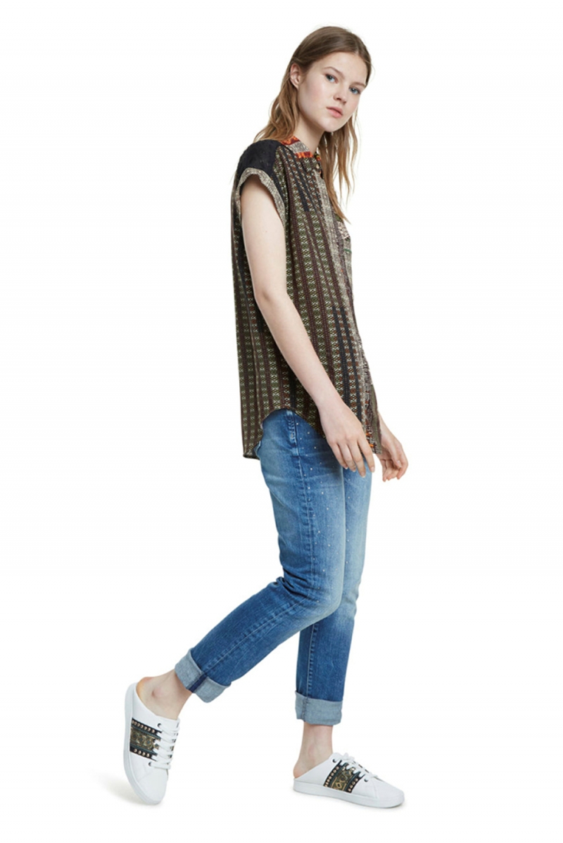 Camisa de mujer de manga corta Desigual, modelo Pavia 20SWCW52, de color caqui - 3 - La Casa Dels Pantalons