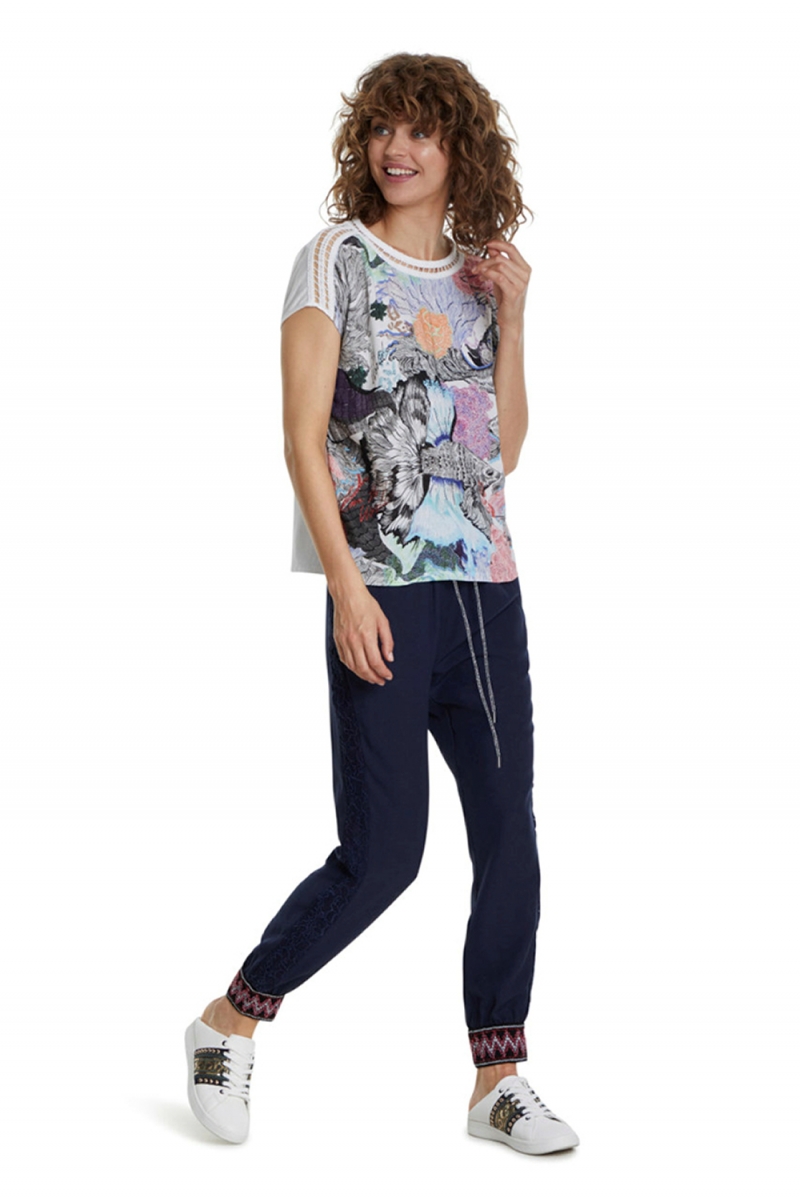 Camiseta de mujer de manga corta Desigual, modelo Viena 20SWTK92, estampada con varios colores - 2 - La Casa Dels Pantalons