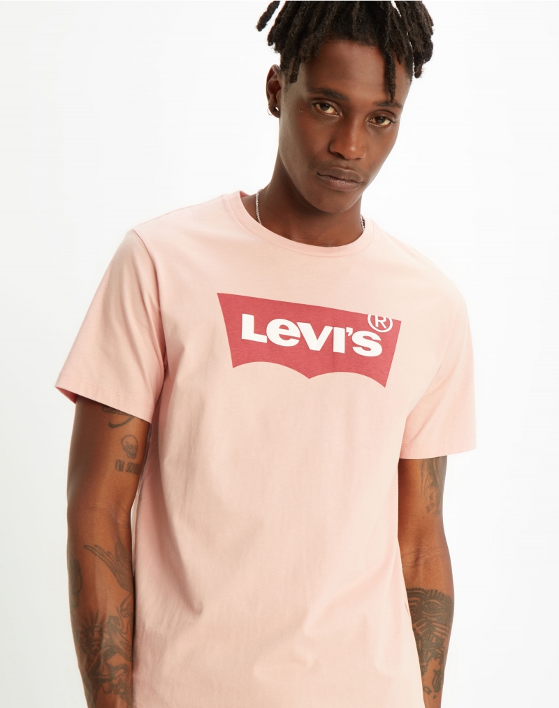 Samarreta de màniga curta d'home Levi's, model 22489-0259, de color rosa i batwing logo - 2 - La Casa Dels Pantalons