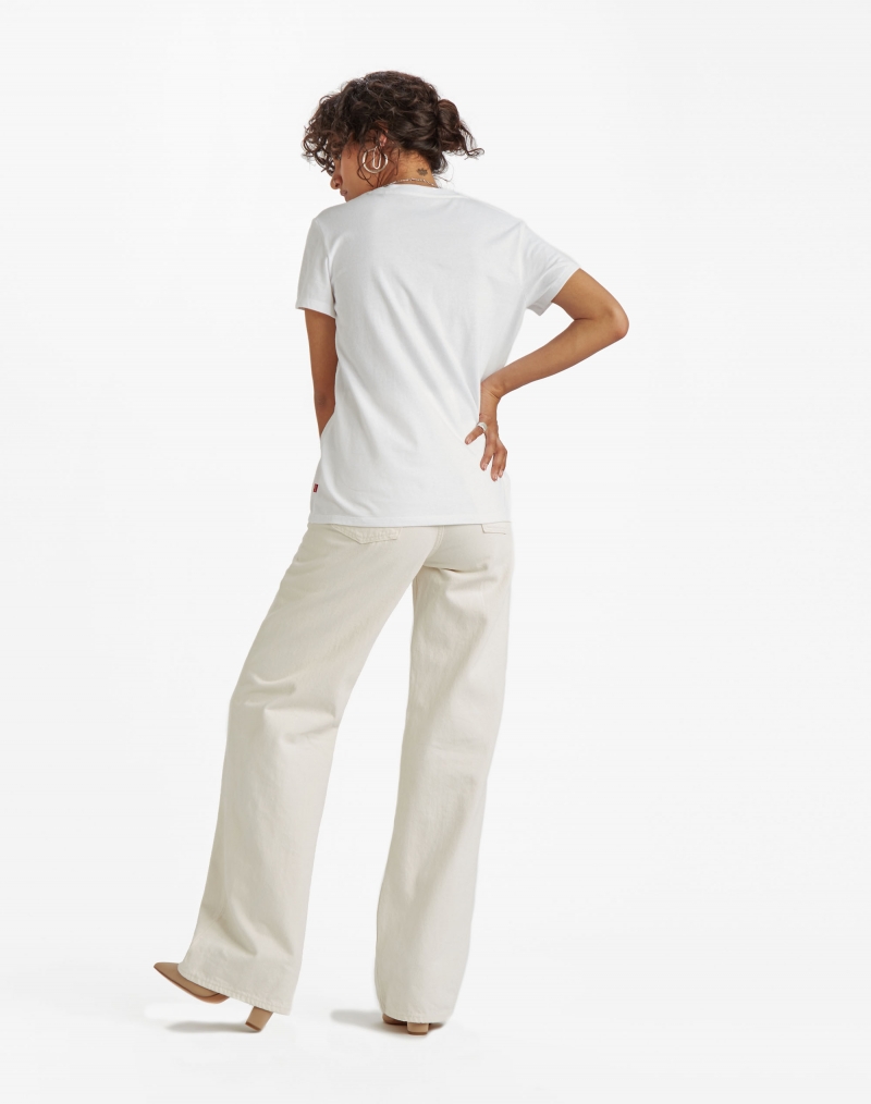 Samarreta de màniga curta de dona Levi's, model 17369-0771, de color blanc i logo - 2 - La Casa Dels Pantalons