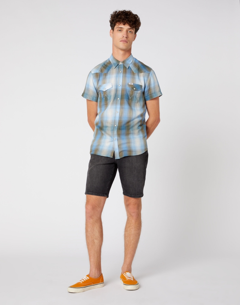 Camisa d'home de màniga curta Wrangler, model W5J06DX45, de quadres color verd - 2 - La Casa Dels Pantalons