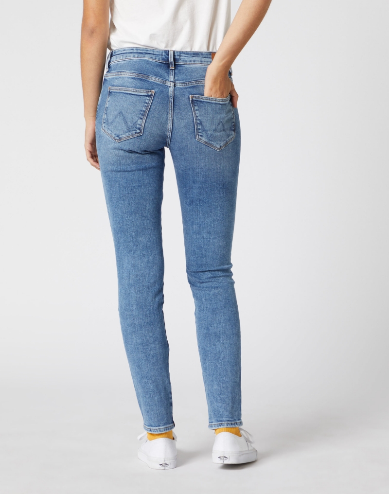 Pantalones vaqueros Wrangler Skinny de mujer, W28KVH78X, de color tejano lavado a la piedra claro - 2 - La Casa Dels Pantalons