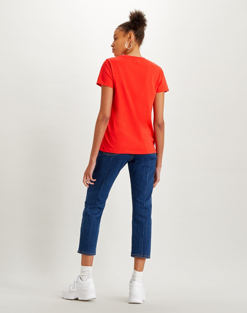 Samarreta de dona Levi's de màniga curta, model 39185-0100, de color vermell - 2 - La Casa Dels Pantalons