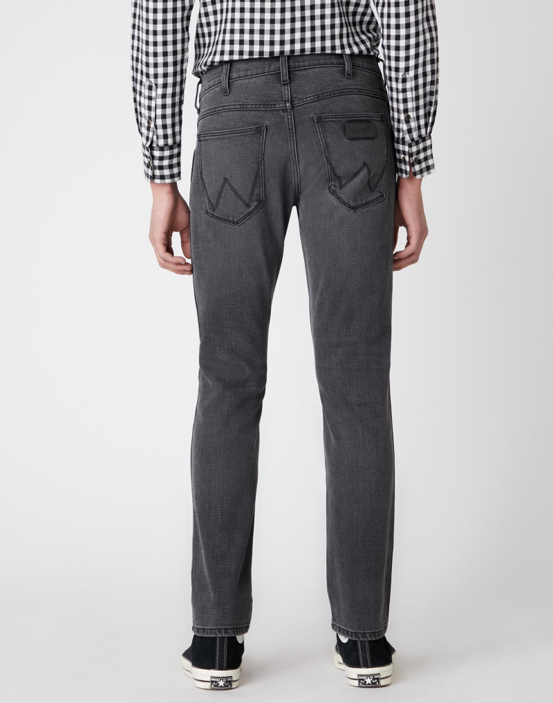 Pantalons texans home Wrangler Larston slim tapered W18SZ368T color gris - 3 - La Casa Dels Pantalons