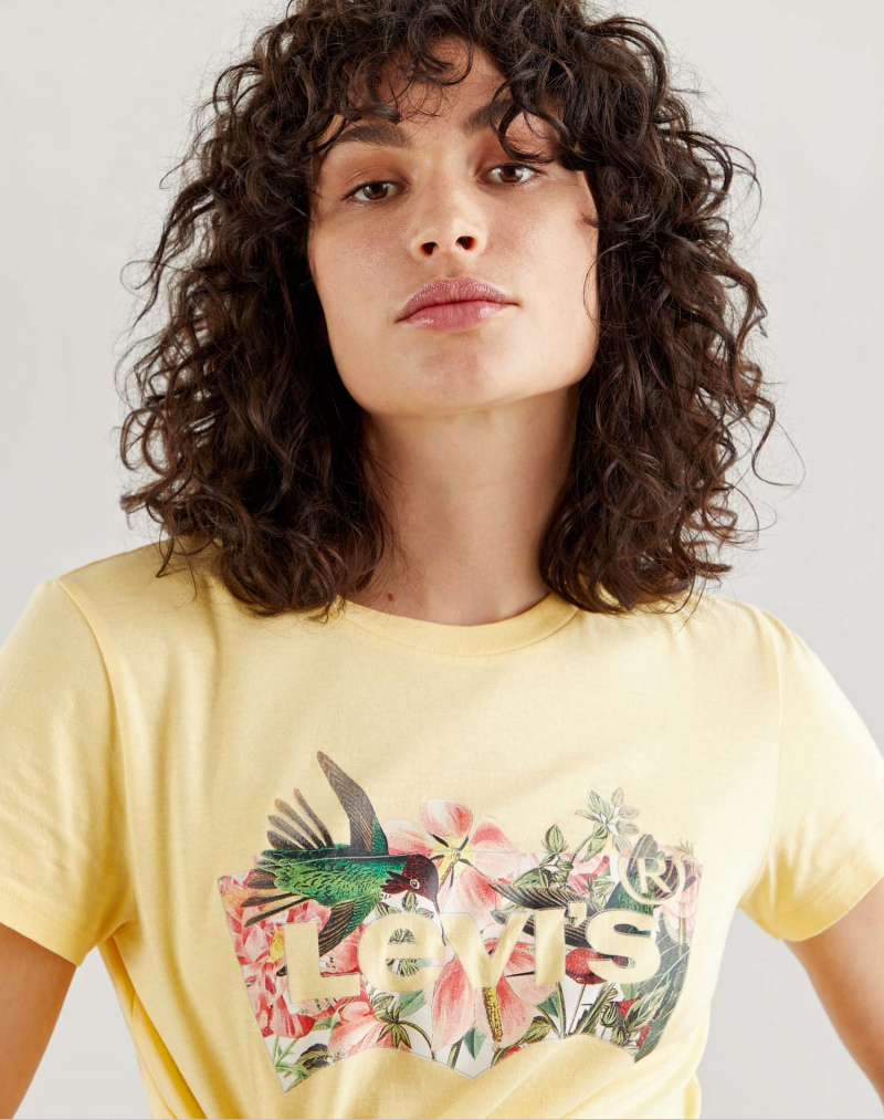 Camiseta de mujer de manga corta Levi's 17369-1264 amarilla - 2 - La Casa Dels Pantalons