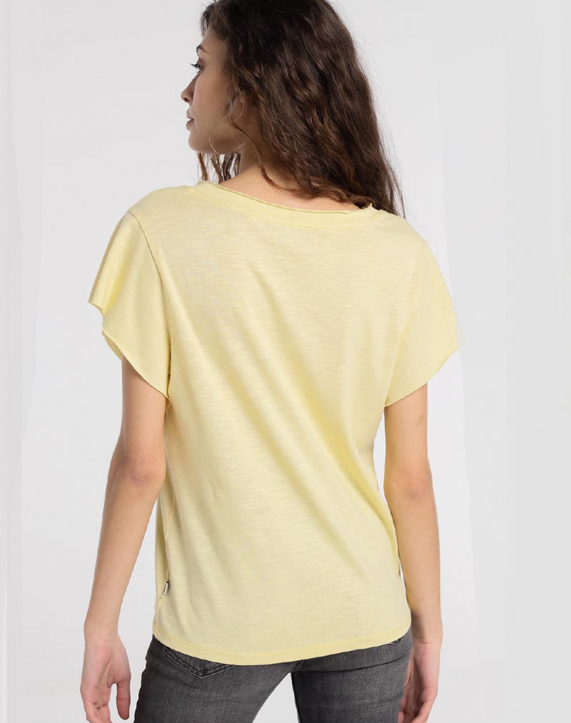 Camiseta de mujer de manga corta Lois 42129/510 de color amarillo - 2 - La Casa Dels Pantalons
