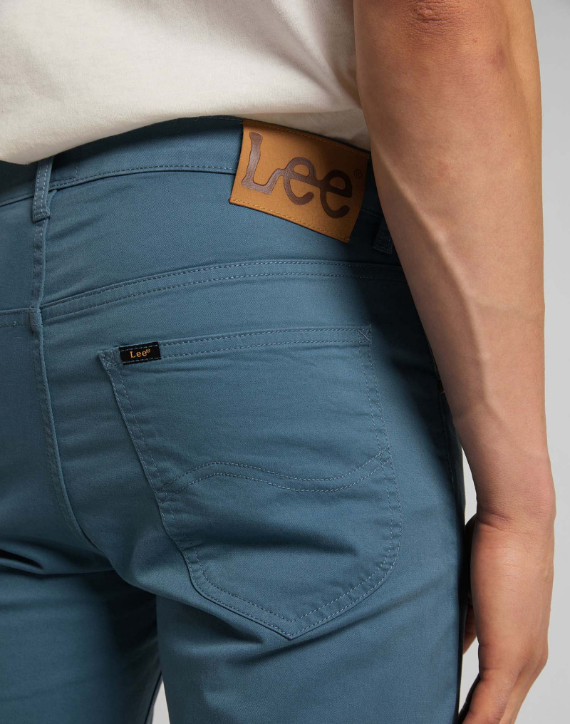 Pantalons texans de gavardina d'home Lee Daren zip regular, model L707LA53, de color blau - 2 - La Casa Dels Pantalons