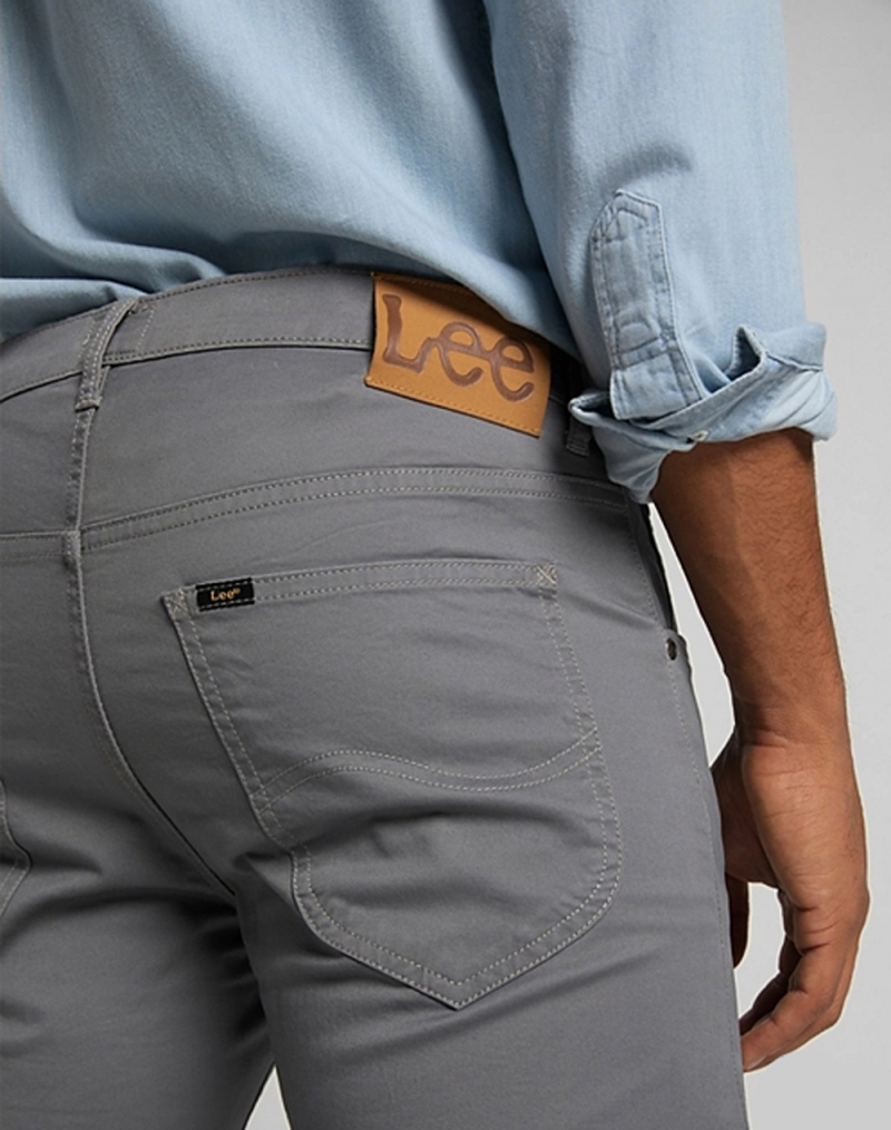 Pantalones vaqueros de gabardina de hombre Lee Daren zip regular, modelo L707LA70, gris - 3 - La Casa Dels Pantalons