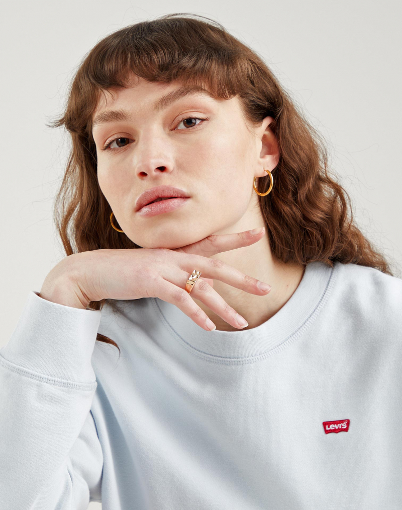 Dessuadora de dona Levi's de coll rodó, model 24688-0025, blava - 3 - La Casa Dels Pantalons