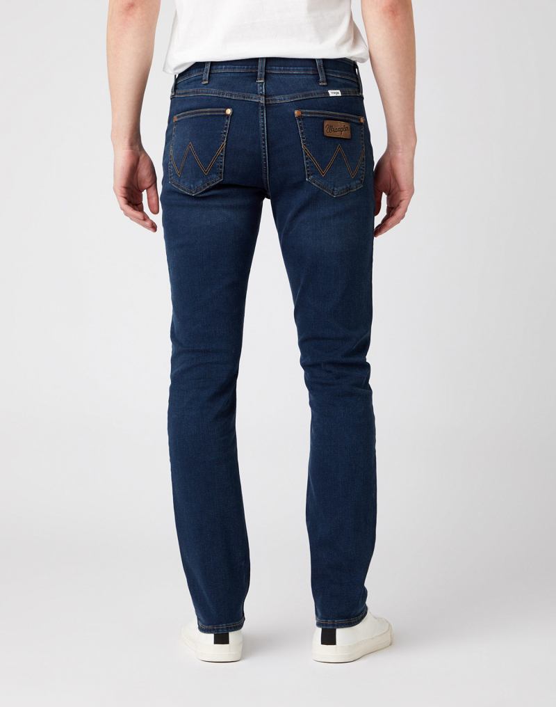 Pantalons texans d'home Wrangler Larston slim tapered, model W18SXL374, blau fosc - 3 - La Casa Dels Pantalons