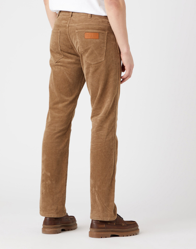 Pantalons texans de pana d'home Wrangler Greensboro slim, model W15QA2012, de color beix - 3 - La Casa Dels Pantalons