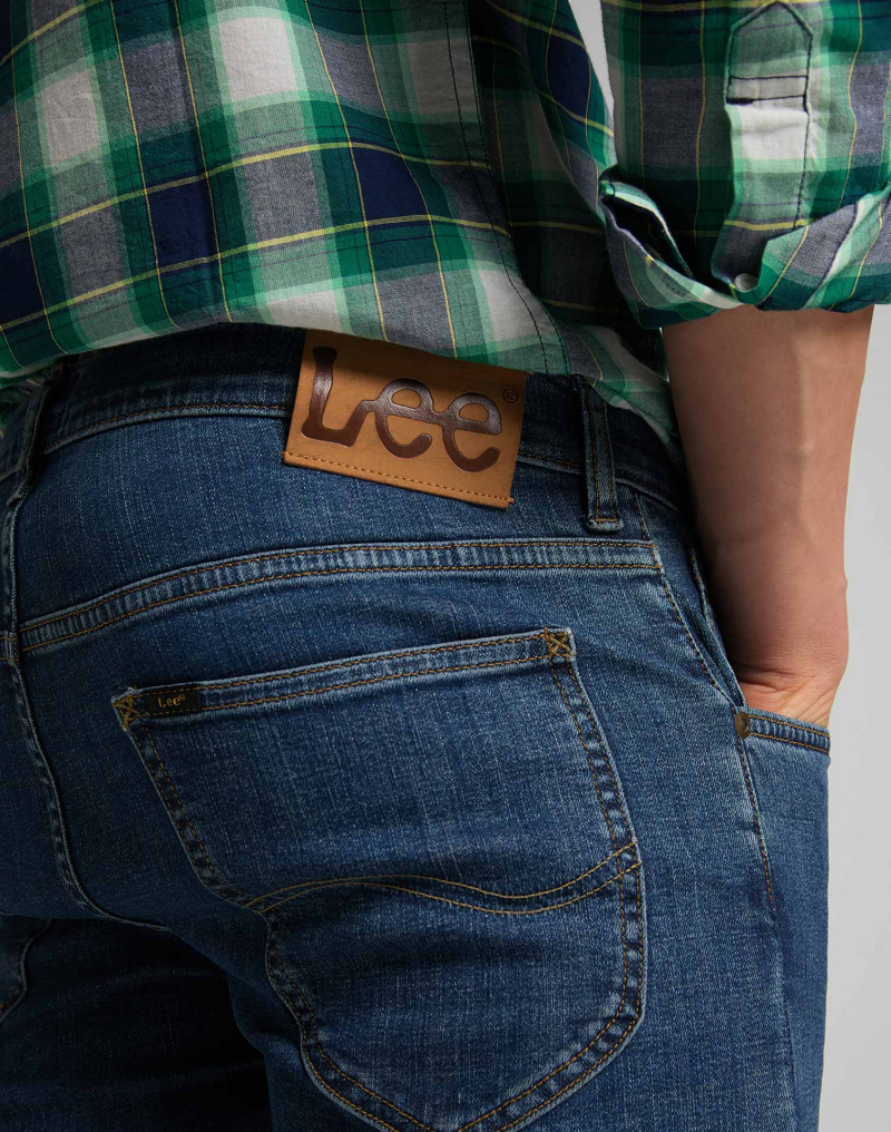 Pantalones vaqueros de hombre Lee Daren regular, modelo 112118300, lavados a la piedra - 2 - La Casa Dels Pantalons