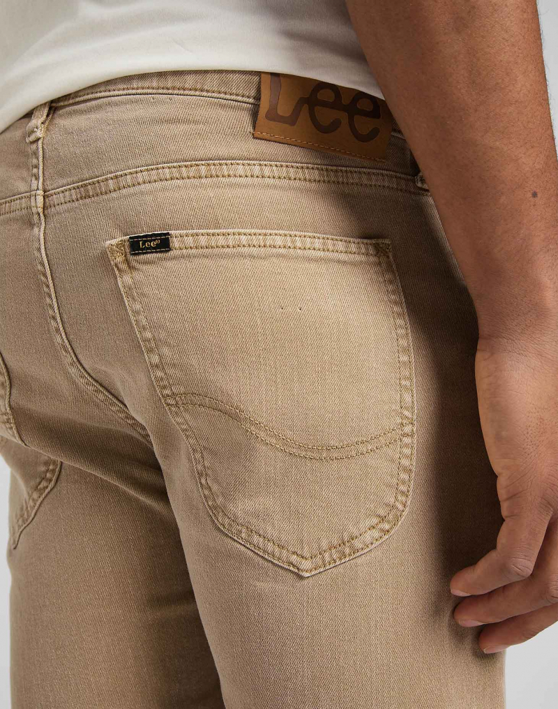 Pantalones vaqueros de hombre Lee Luke slim tapered, modelo L719PR56, de tejano beige - 3 - La Casa Dels Pantalons