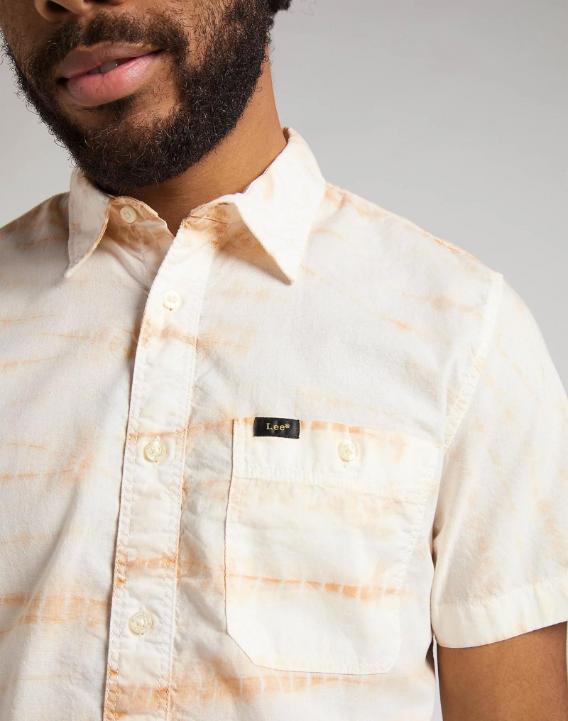 Camisa d'home de màniga curta Lee, L66GPNUG, tie-dye blanc trencat - 2 - La Casa Dels Pantalons