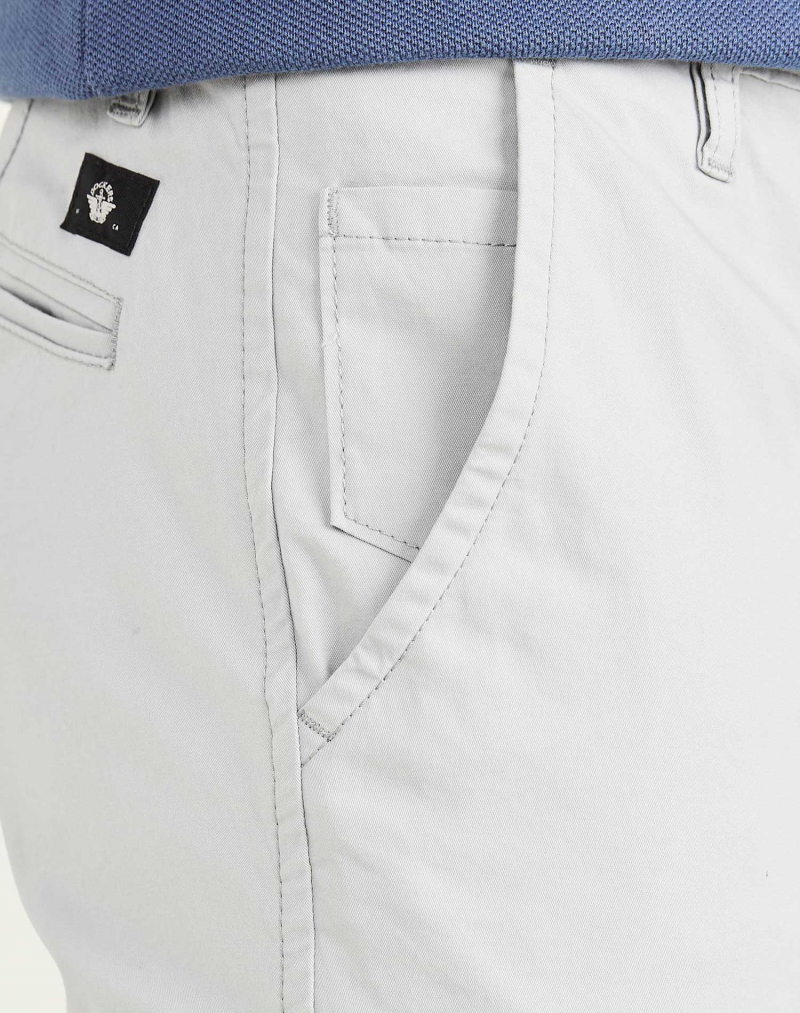 Pantalons d'home Dockers Alpha Khaki skinny lightweight, 47122-0262, gris pedra clar - 3 - La Casa Dels Pantalons