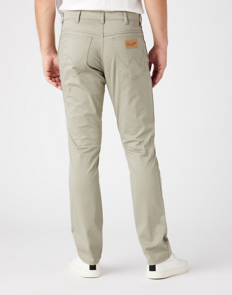 Pantalones vaqueros de gabardina de hombre Wrangler Texas slim, W12SEA38V, piedra - 2 - La Casa Dels Pantalons