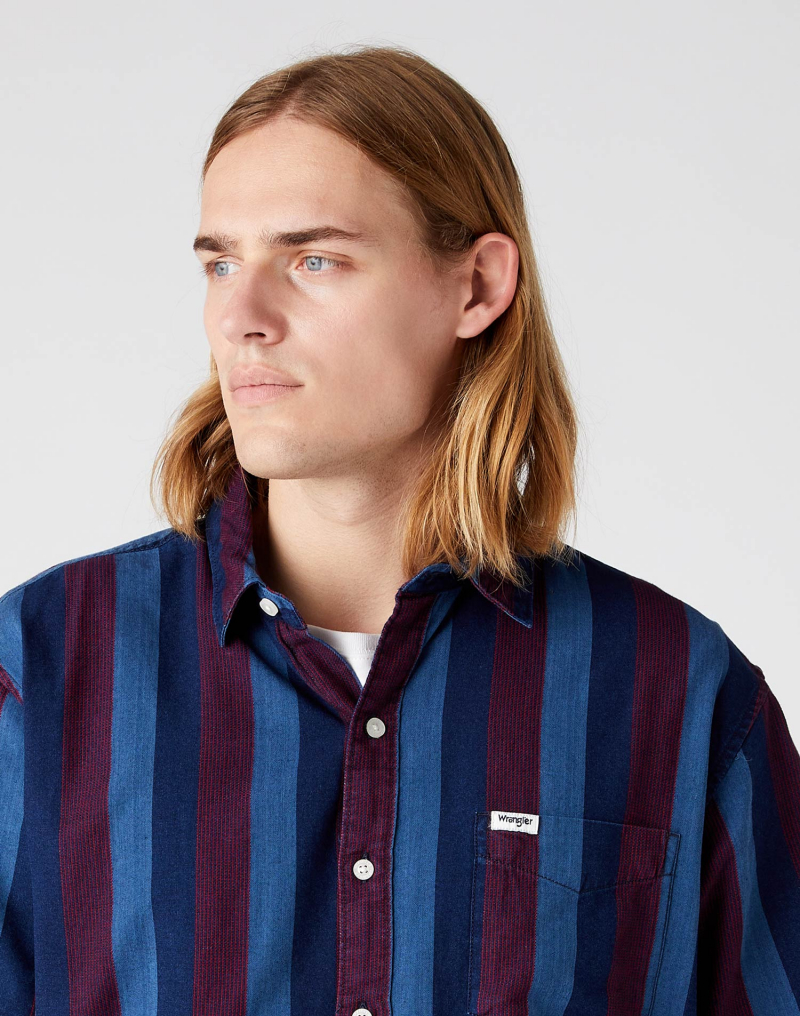 Camisa de hombre de manga corta Wrangler, W5J9LPR06, de rayas azules y granate - 2 - La Casa Dels Pantalons