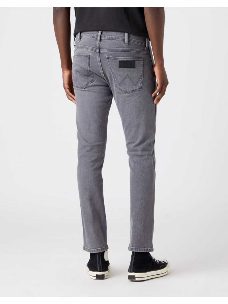 Pantalones vaqueros de hombre Wrangler Larston slim tapered, modelo W18S2923K, gris - 2 - La Casa Dels Pantalons