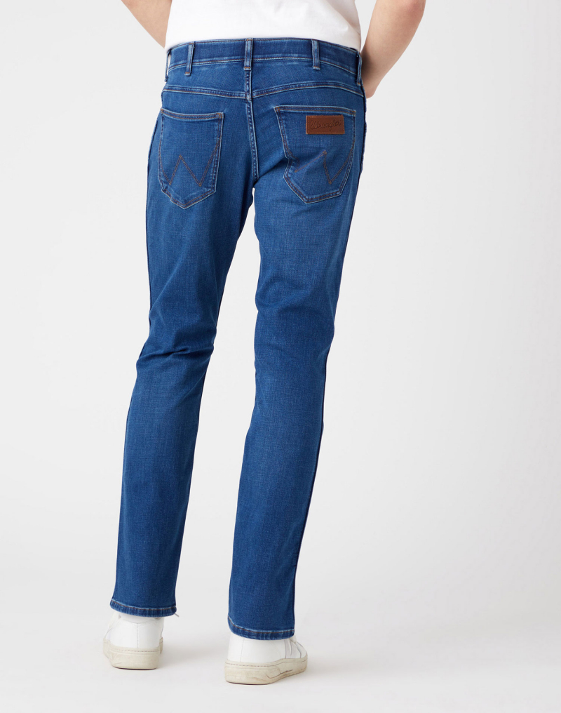 Pantalons texans d'home Wrangler Greensboro slim, model W15QCS27A, blau mig - 2 - La Casa Dels Pantalons