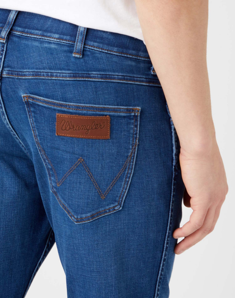 Pantalons texans d'home Wrangler Greensboro slim, model W15QCS27A, blau mig - 3 - La Casa Dels Pantalons