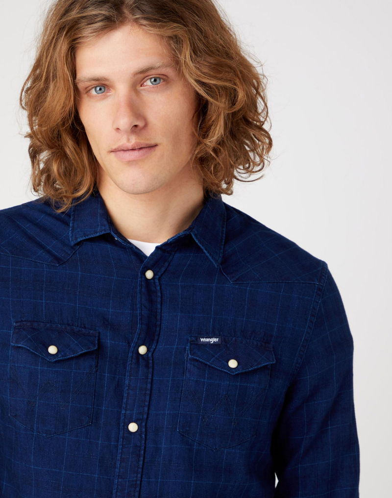 Camisa d'home de màniga llarga Wrangler, model W5B4CQX8E, de quadres blau marí - 3 - La Casa Dels Pantalons