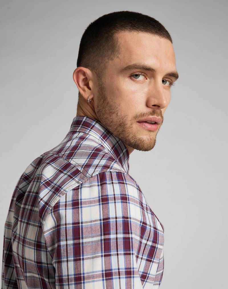 Camisa d'home de màniga llarga Lee, model L880DG74, de quadres vermells - 3 - La Casa Dels Pantalons
