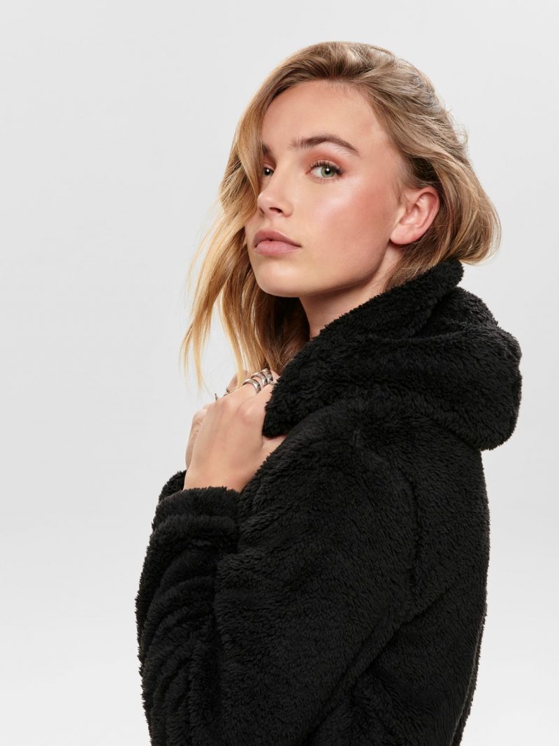 Chaqueta tipo sherpa de mujer Only Anna, modelo 15183166, negra - 2 - La Casa Dels Pantalons