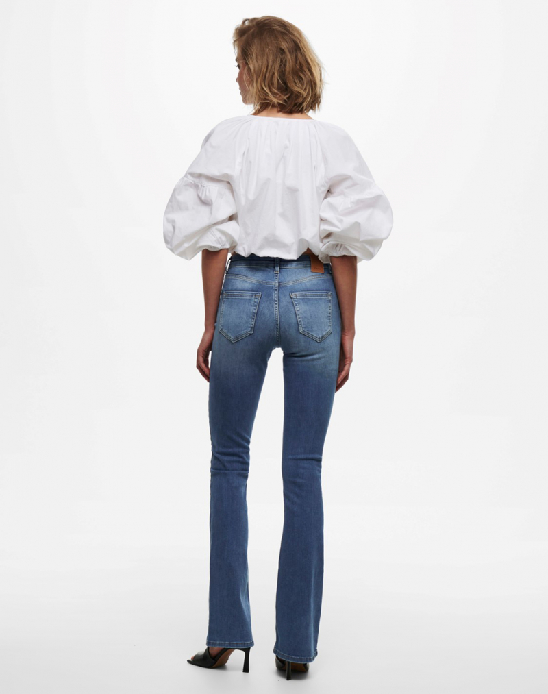 Pantalons texans de dona Only Blush medium waist flared, model 15223514, blau mig - 2 - La Casa Dels Pantalons