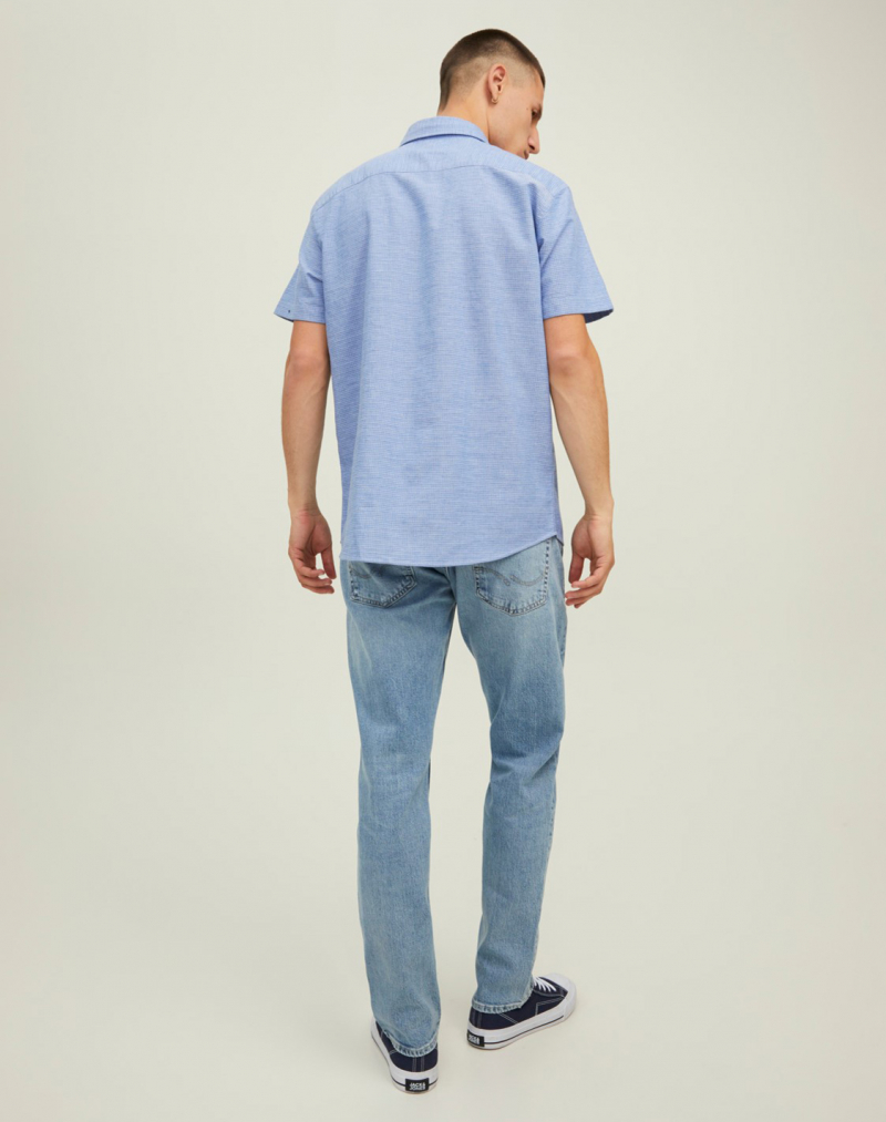 Camisa d'home de màniga curta Jack & Jones Abel, model 12235362, blava - 2 - La Casa Dels Pantalons
