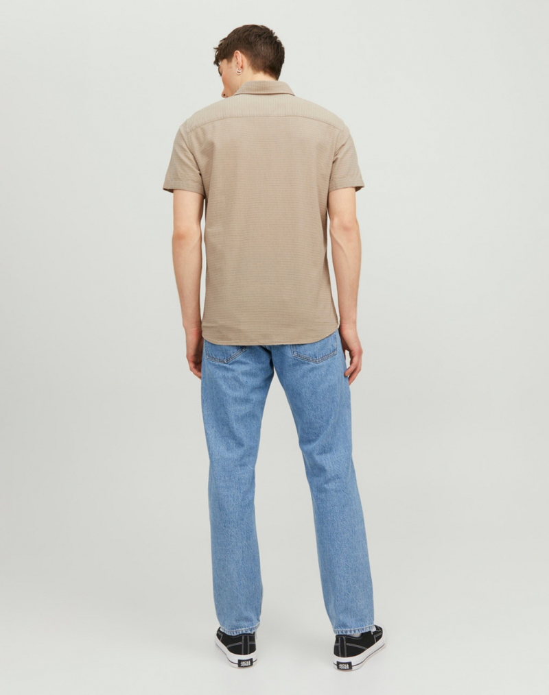Camisa d'home de màniga curta Jack & Jones Abel, model 12235362, beix - 2 - La Casa Dels Pantalons
