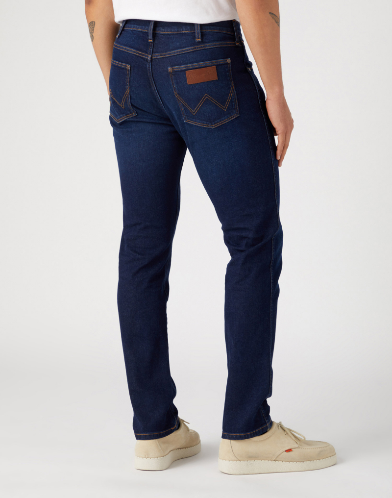 Pantalones vaqueros de hombre Wrangler Larston slim tapered W18S84411 112341469 azul oscuro - 2 - La Casa Dels Pantalons