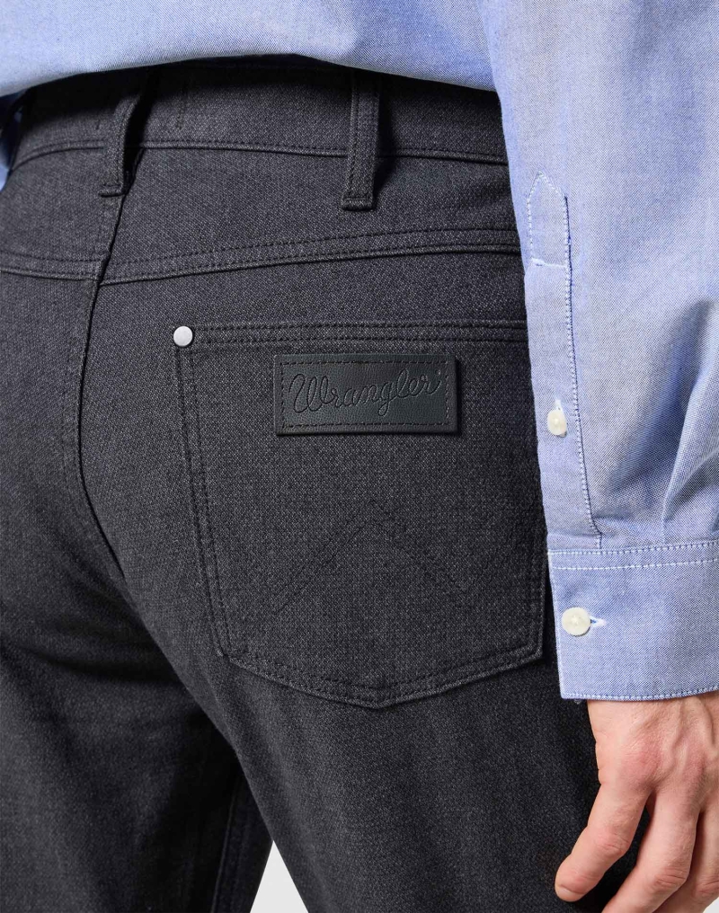 Pantalons texans de gavardina d'hivern d'home Wrangler Greensboro slim, model W112358042, gris - 2 - La Casa Dels Pantalons