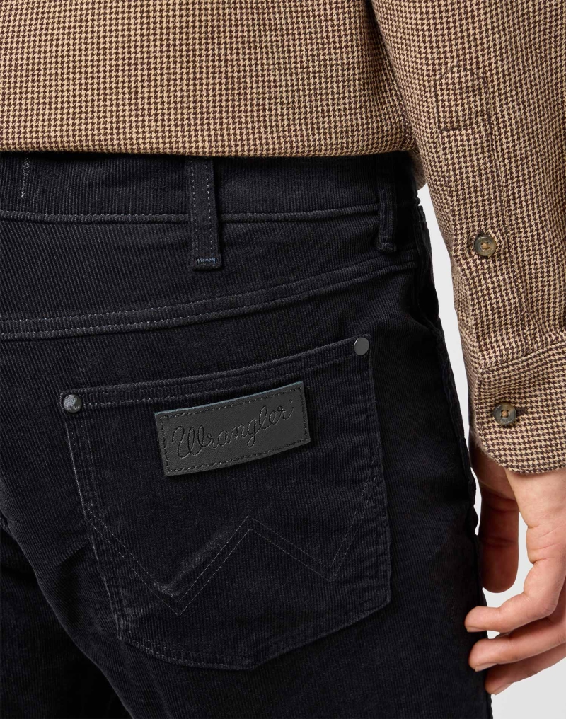 Pantalons texans de pana d'home Wrangler Greensboro slim, model W112357406, negres - 2 - La Casa Dels Pantalons