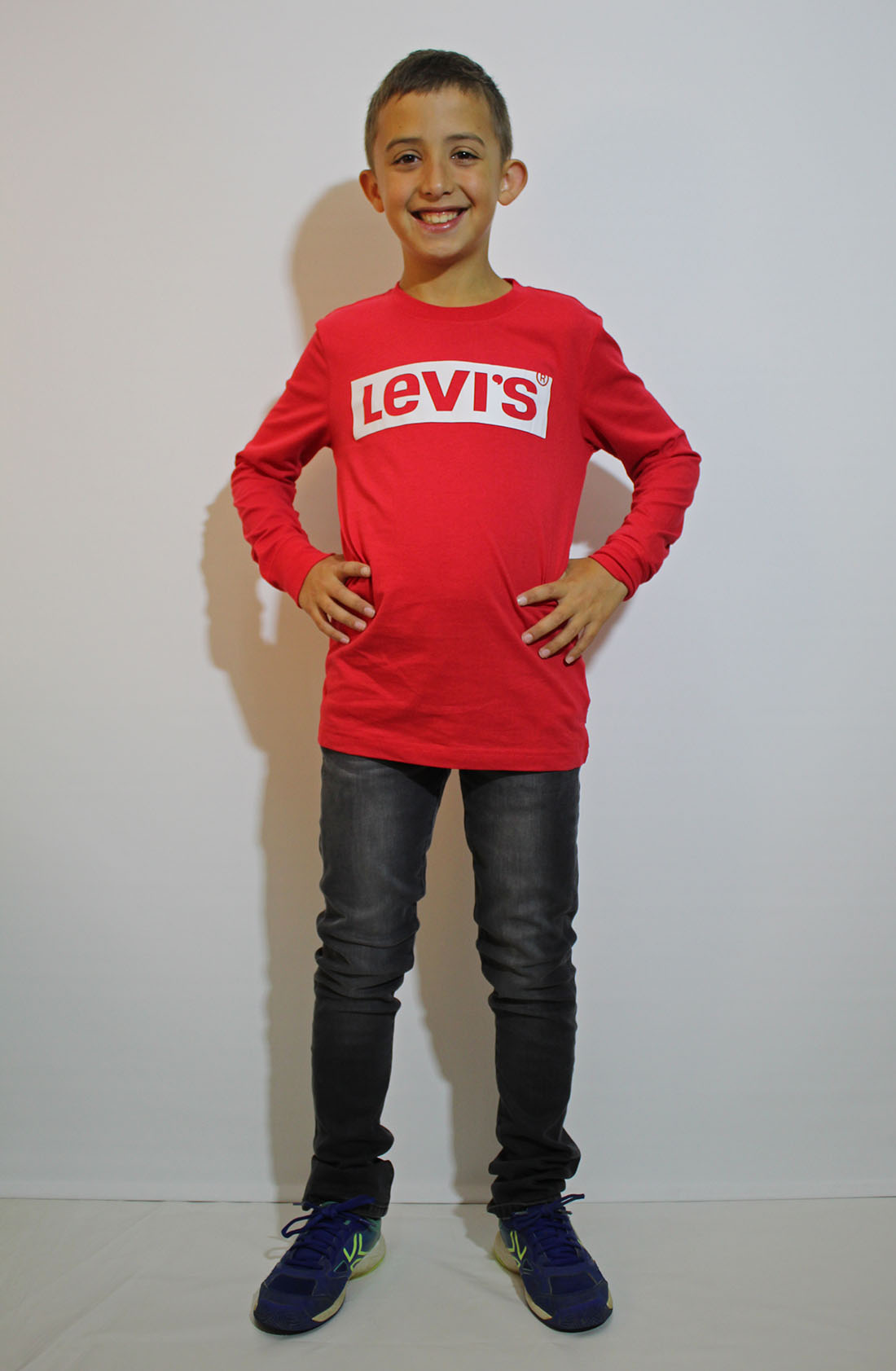 Levi's camiseta logo niño NP10267/R6W color rojo y logo blanco