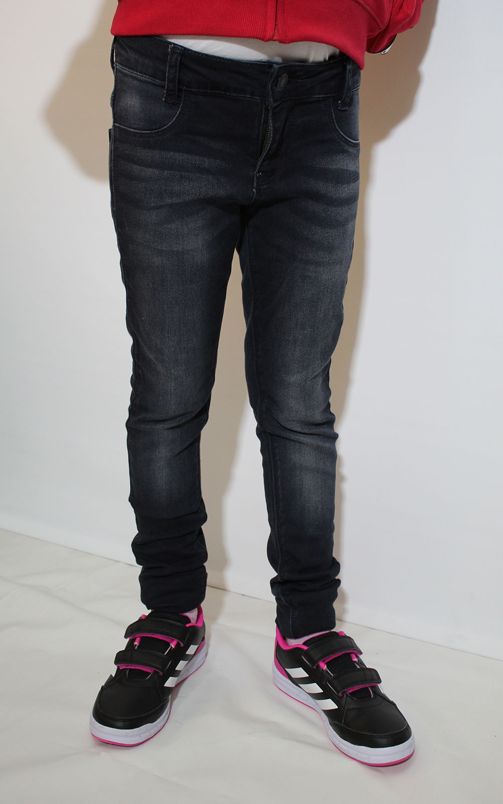 Levi's 710 pantalones vaqueros de niña NM23527/02 de color negro desgastado