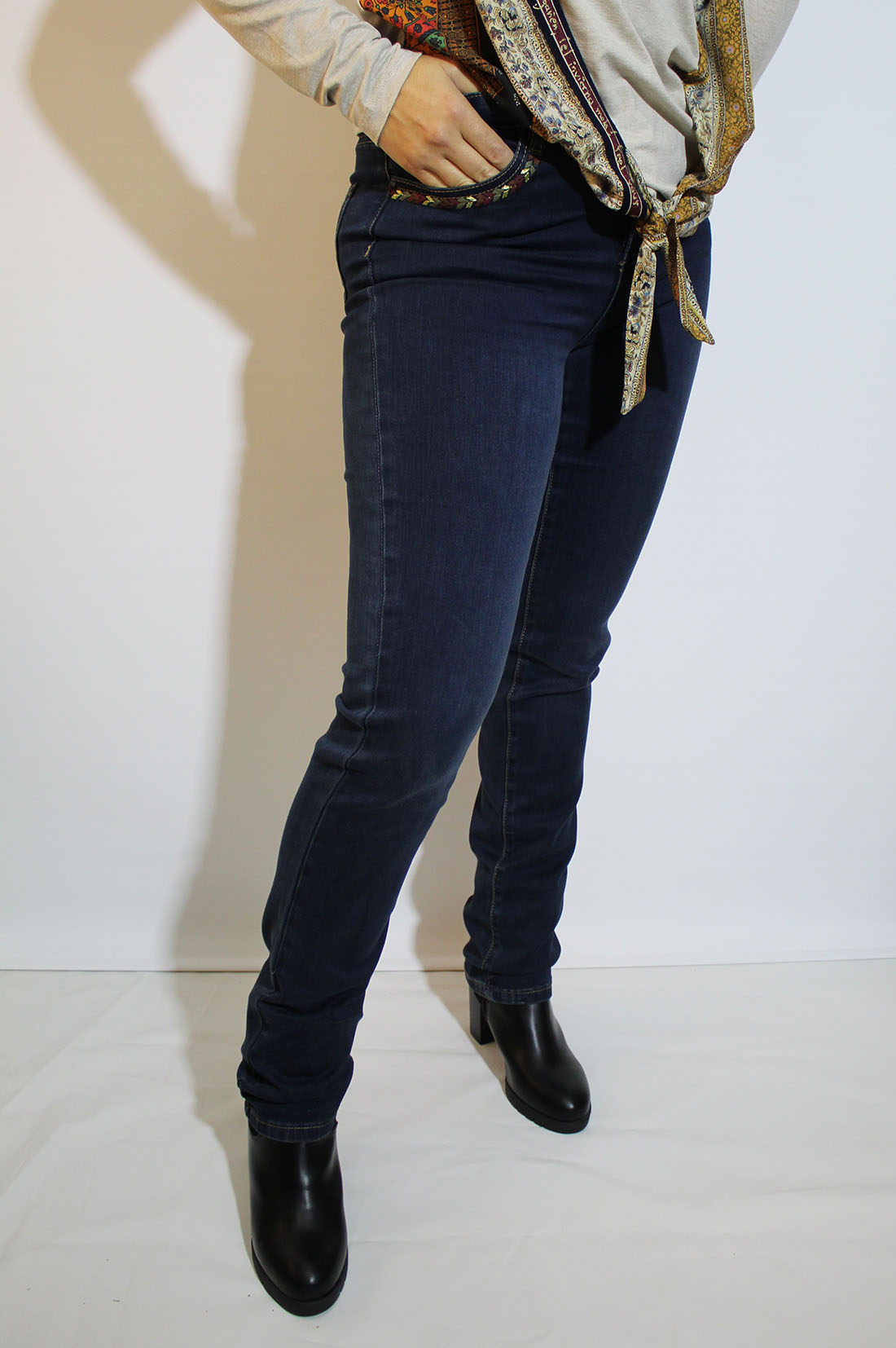 Azay texà Carla I560T/650 recte alt de cintura color blau mig