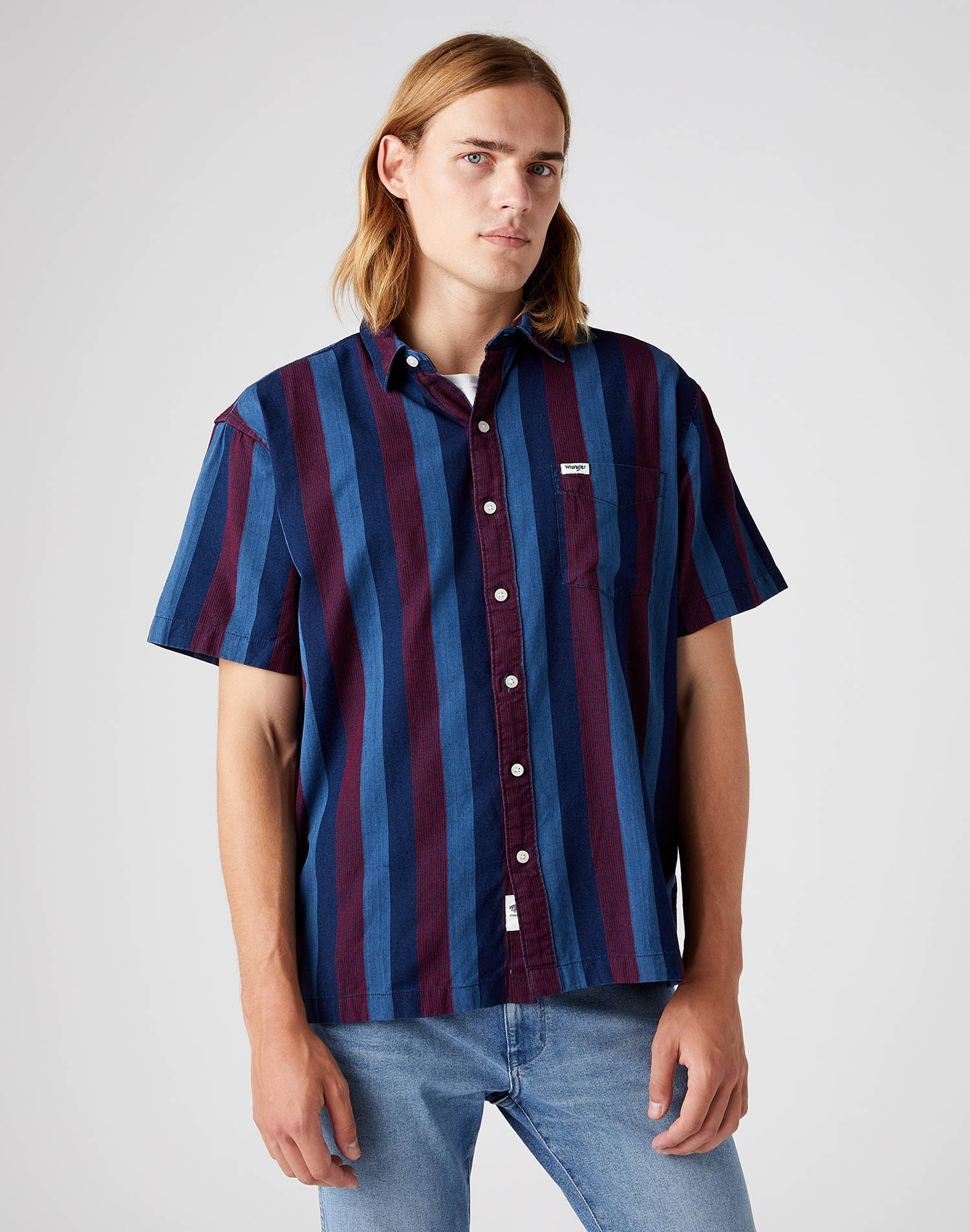 Foto 1 - Wrangler camisa de hombre de m/c W5J9LPR06 de rayas azules y granate